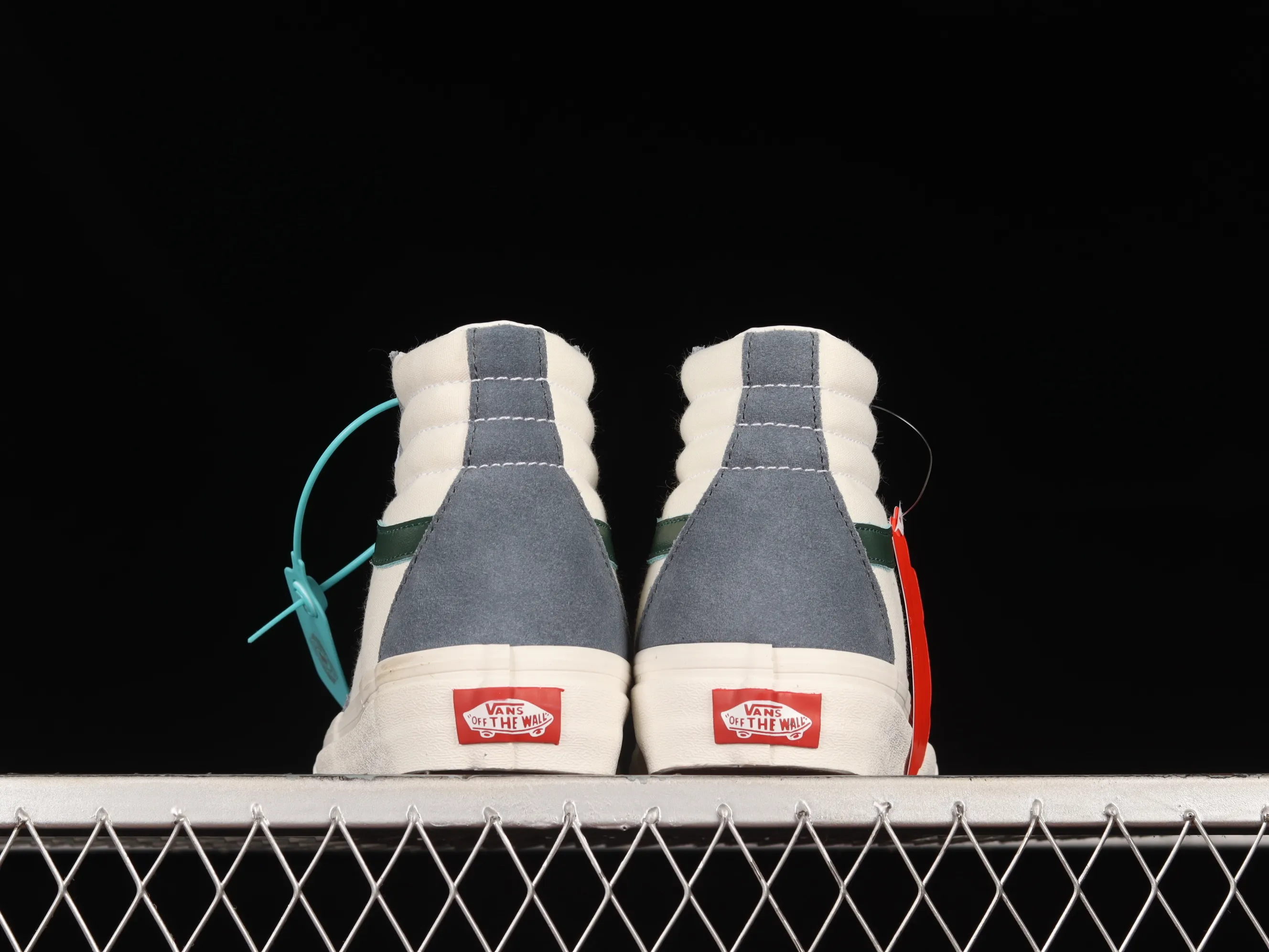 All categories Vans Vans series Vans Hi Vans high-top Vans Sk8-Hi Vans official white and blue stitching simple style casual vulcanized sneakers VN0A5JMJBLG